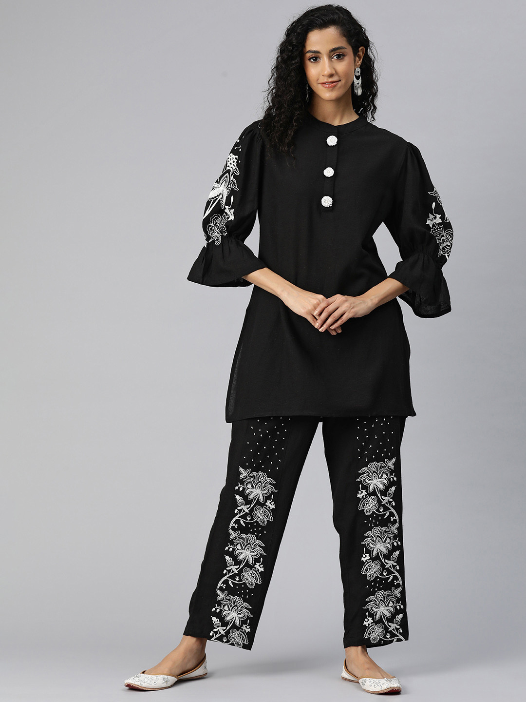 

Readiprint Women Floral Embroidered Thread Work Pure Cotton Kurti with Palazzos, Black
