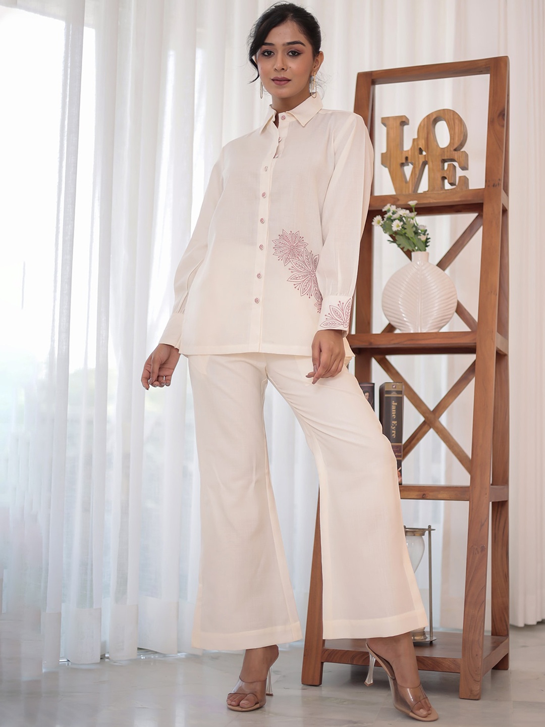 

Indian Virasat Embroidered Shirt Collar Co-Ords, White