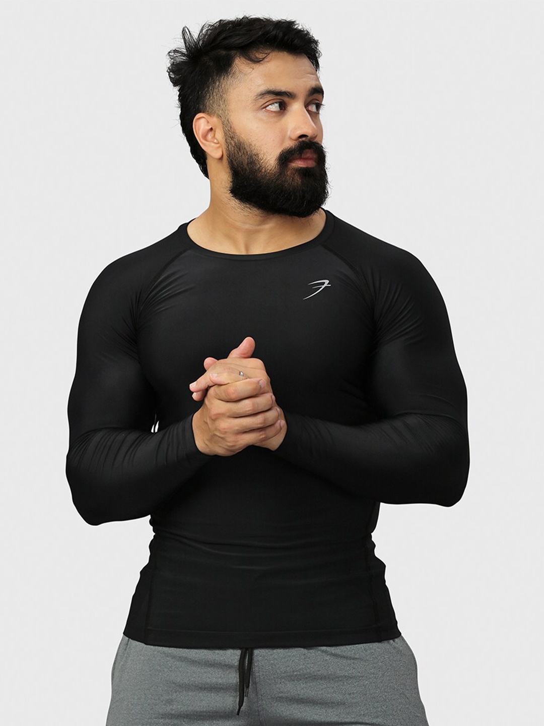 

FUAARK Moisture Wicking Compression Long Sleeves Sports T-shirt, Black