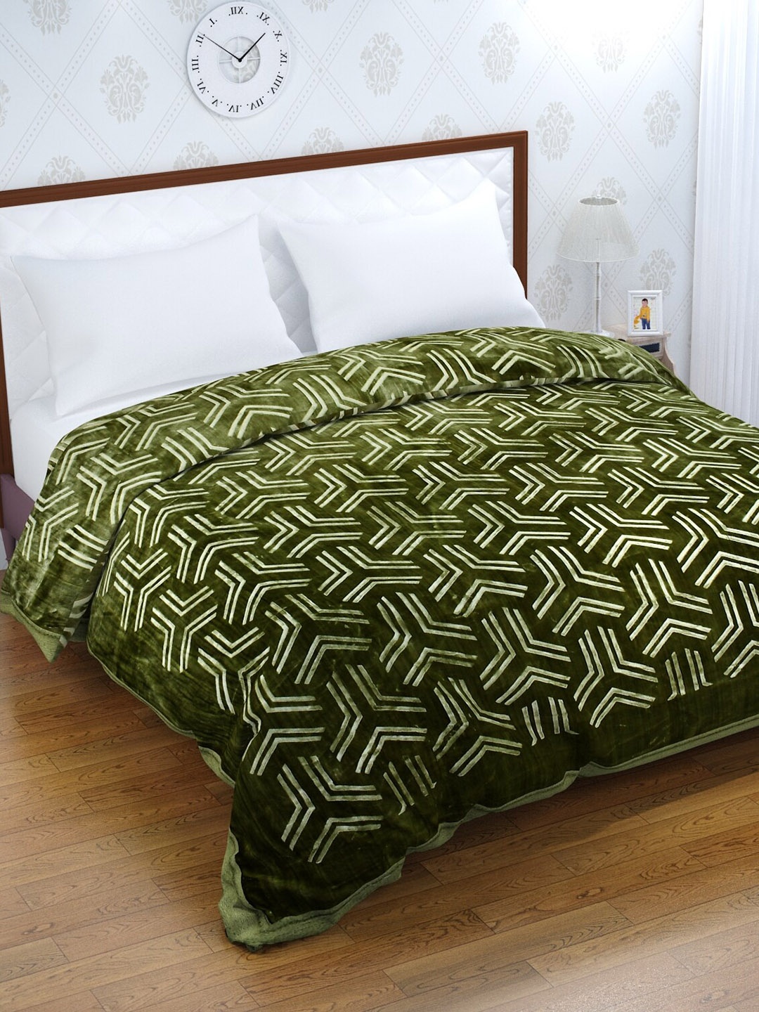 

Florida Green Geometric Mink Heavy Winter 1050 GSM Double Bed Blanket