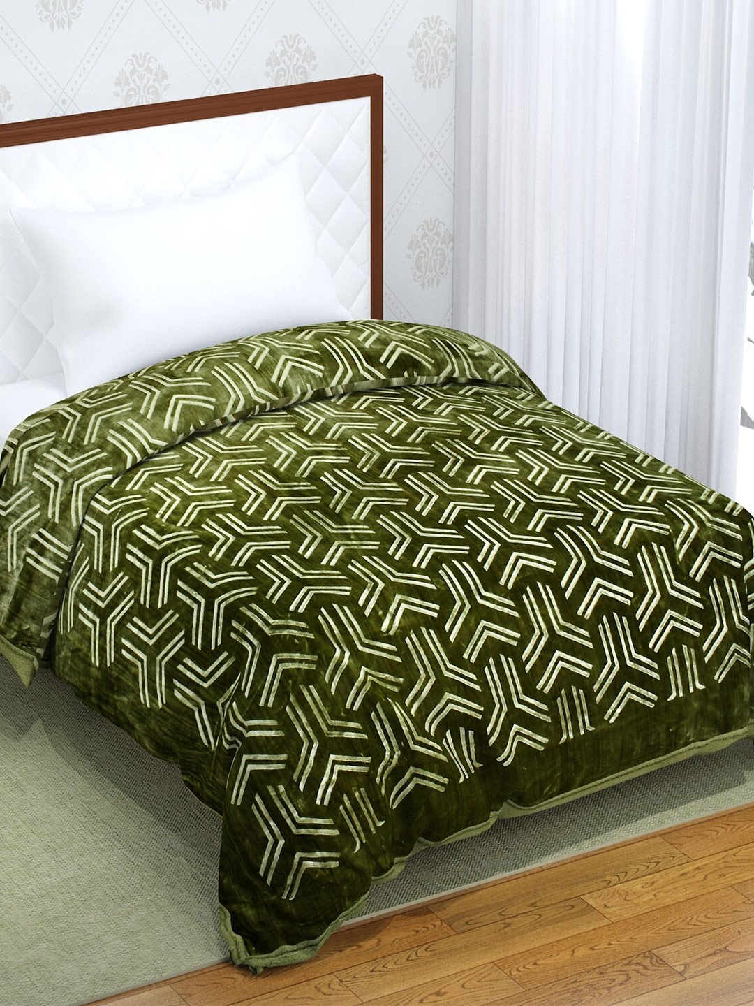 

Florida Green Geometric Printed Mink Heavy Winter 950 GSM Single Bed Blanket