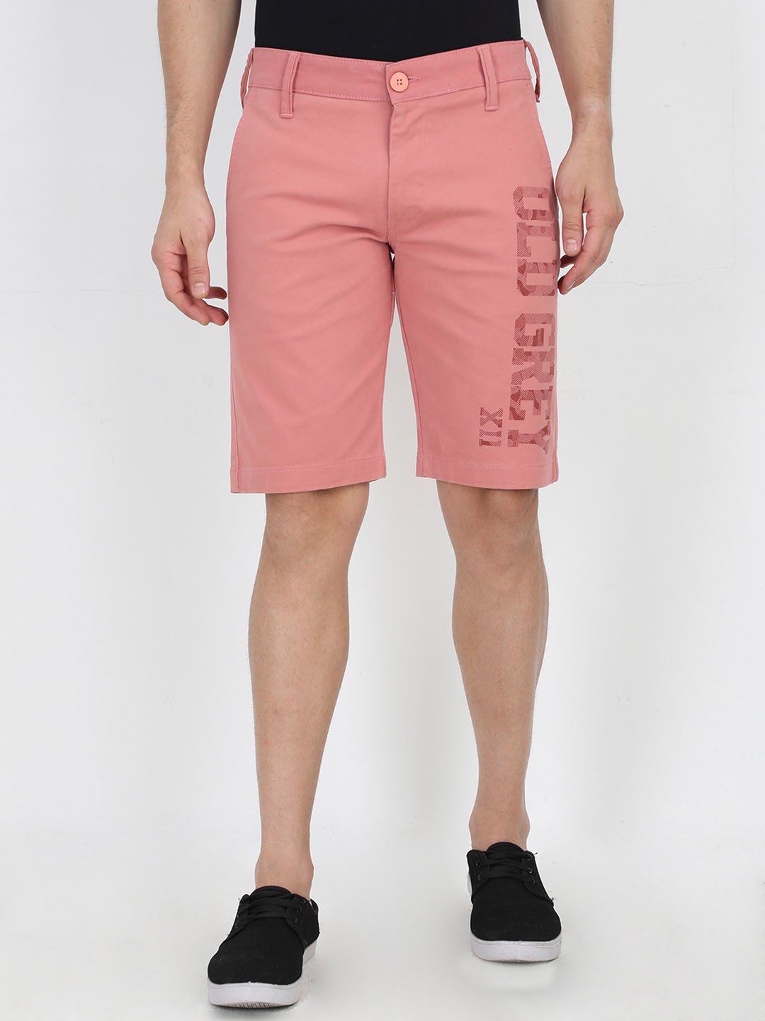 

Old Grey Men Typography Printed Cotton Chino Shorts, Pink