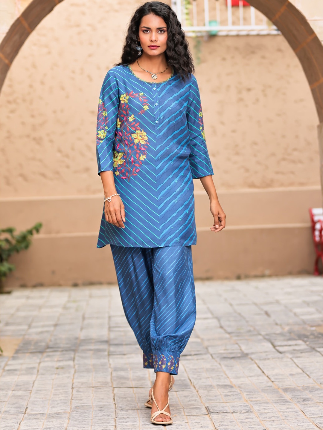 

Readiprint Floral Printed A-Line Kurta With Salwar, Blue