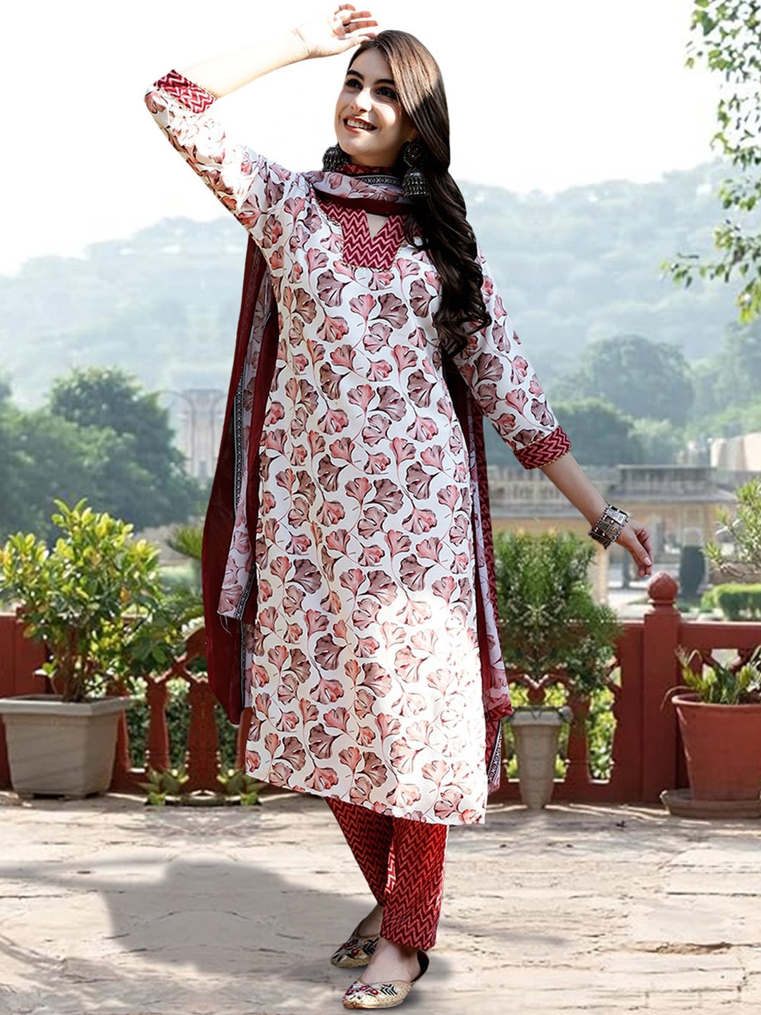 

arangya Floral Printed Regular Pure Cotton Kurta With Trousers & Dupatta, Red