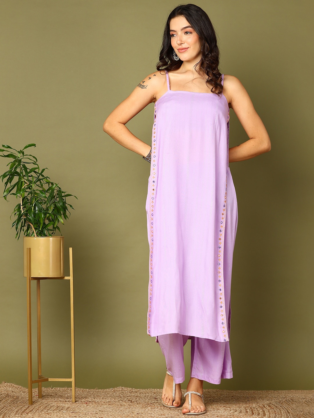 

HERE&NOW Striped Shoulder Straps High Slit Straight Kurta With Palazzos, Purple