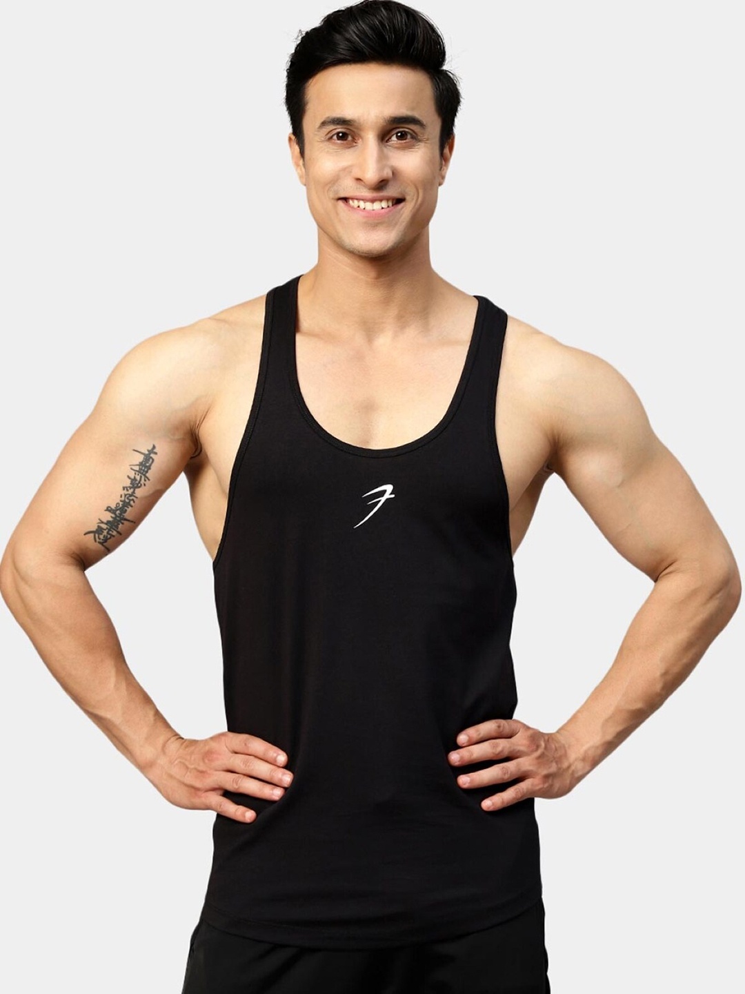 

FUAARK Scoop Neck Gym Innerwear Vest, Black