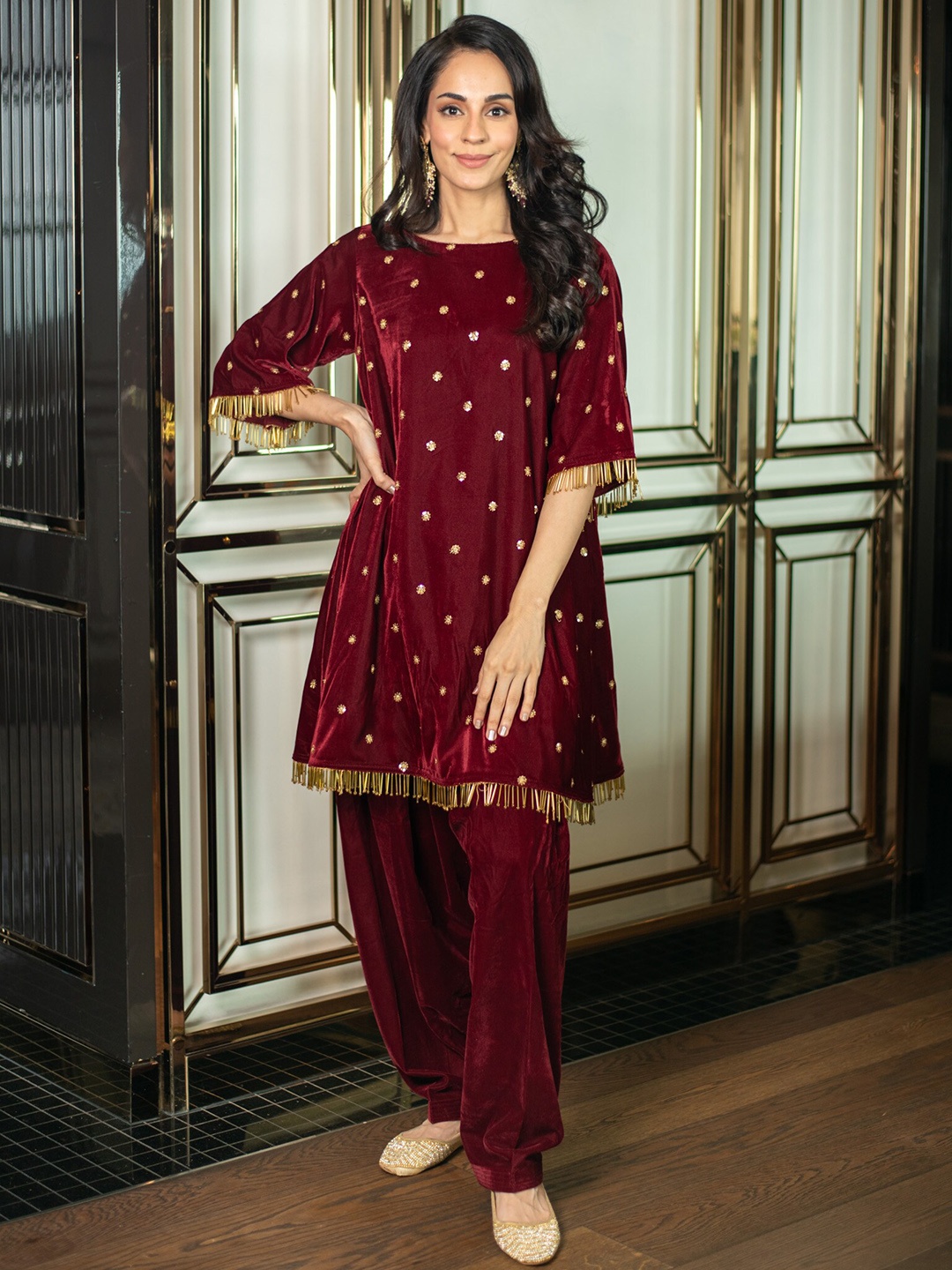 

Label Shaurya Sanadhya Ethnic Motifs Embroidered Velvet Kurta With Salwar, Maroon