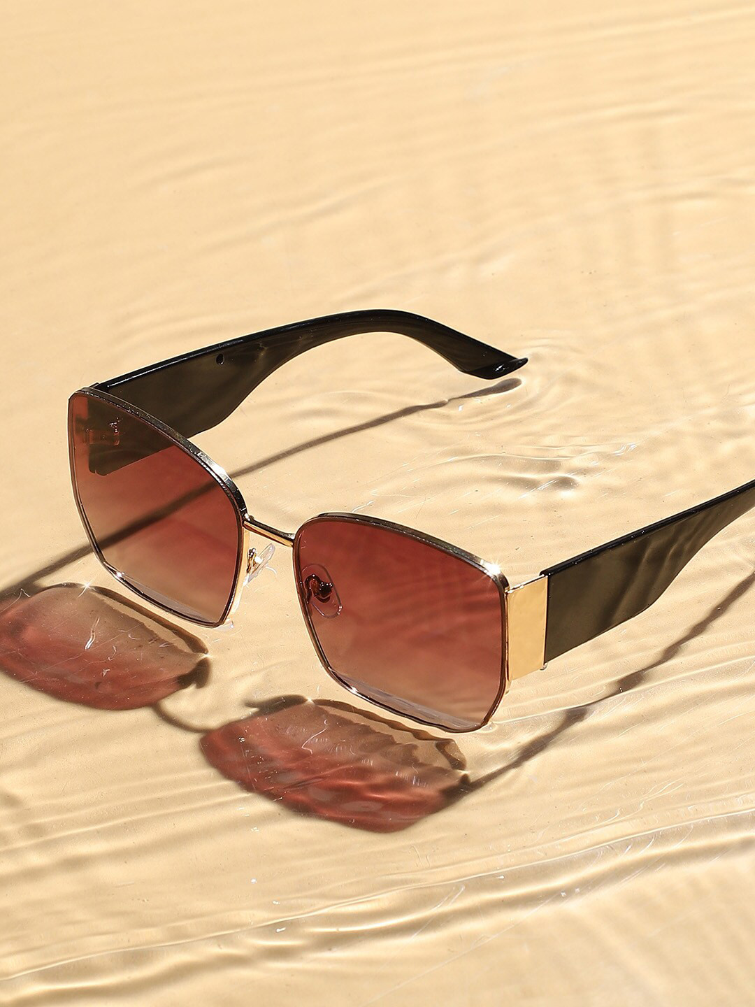 

HAUTE SAUCE by Campus Sutra Women Oversized Sunglasses with Polarised Lens AW23_HSSG2284, Brown