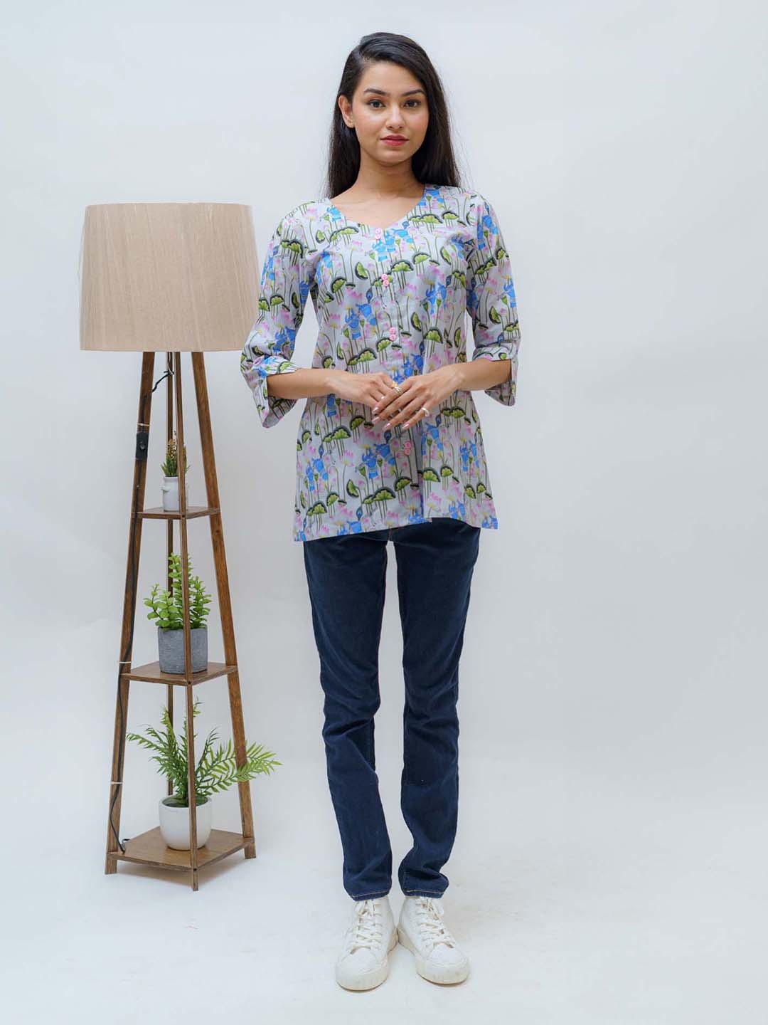 

TSUCCHI TRADITIONS Floral Printed V-Neck Pure Cotton Kurti, Blue