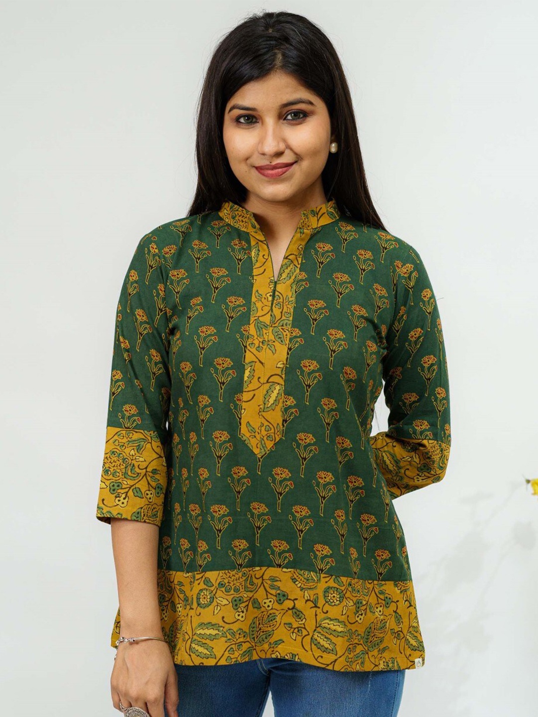 

TSUCCHI TRADITIONS Green Pure Cotton Kurti