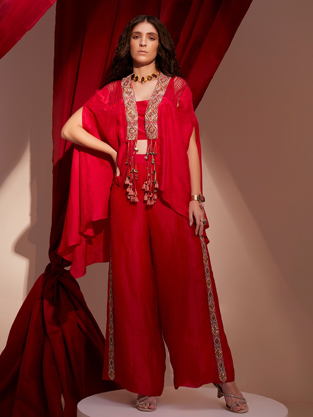 

NEHHA NHATA Shoulder Straps Silk Ethnic Crop Top With Palazzo & Embroidered Jacket, Fuchsia