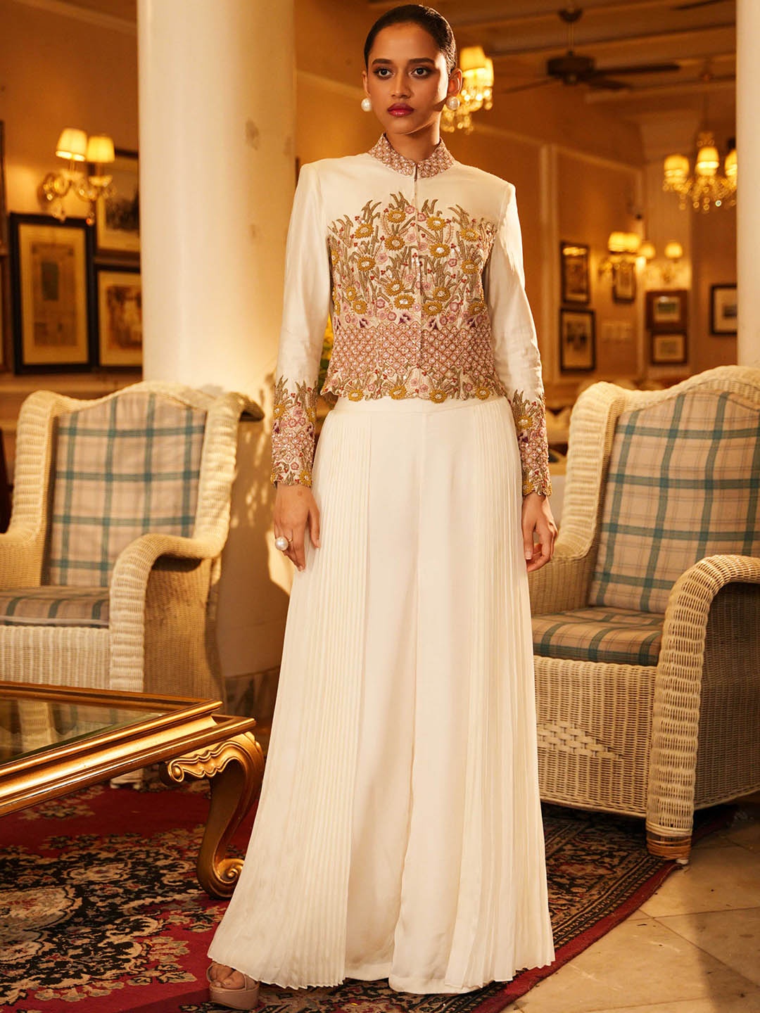

NEHHA NHATA Floral Embroidered Mandarin Collar Jacket With Palazzo, Off white