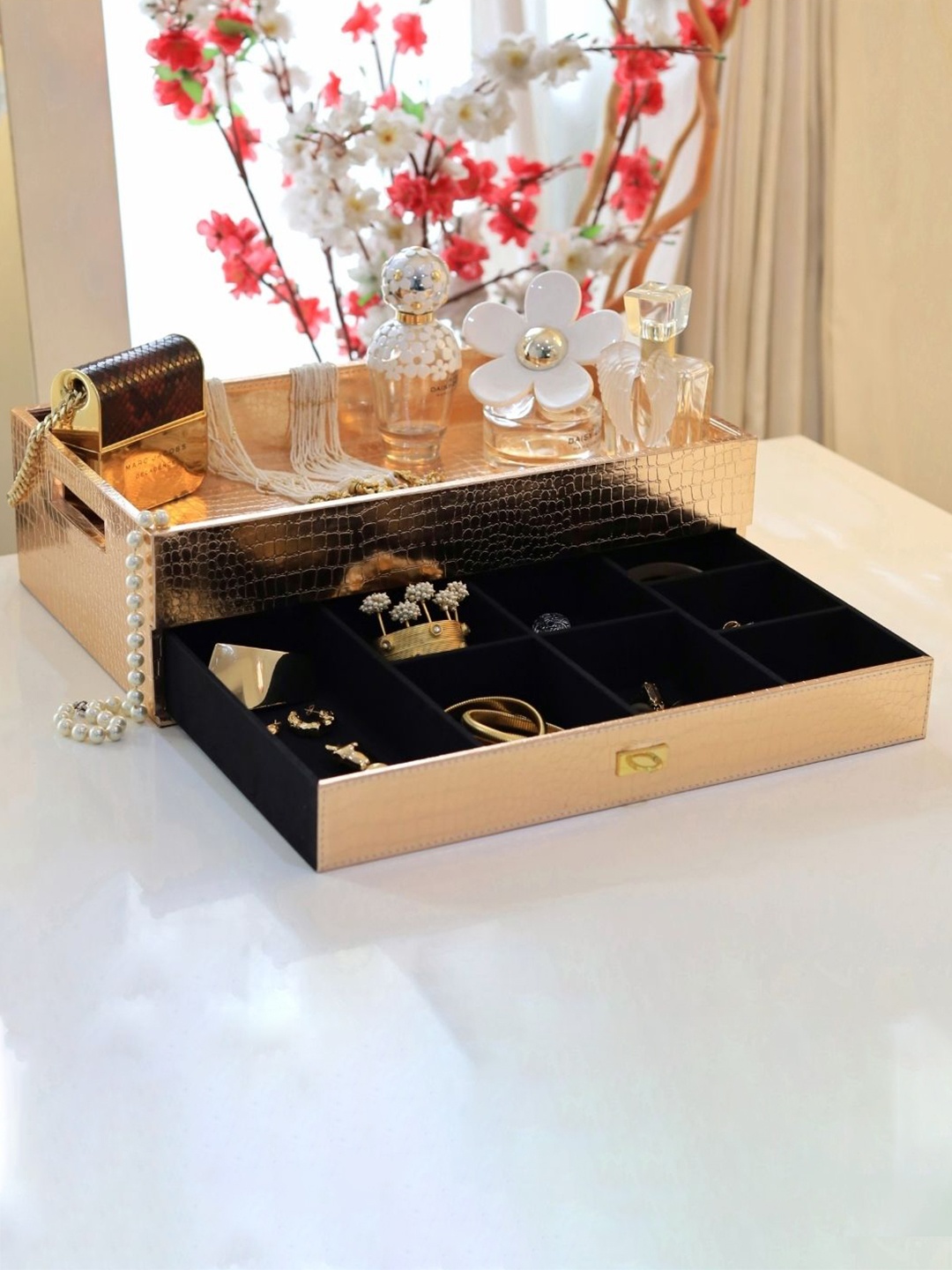

CasaGold Rose Gold Toned Textured Rectangular Wood Storage Tray