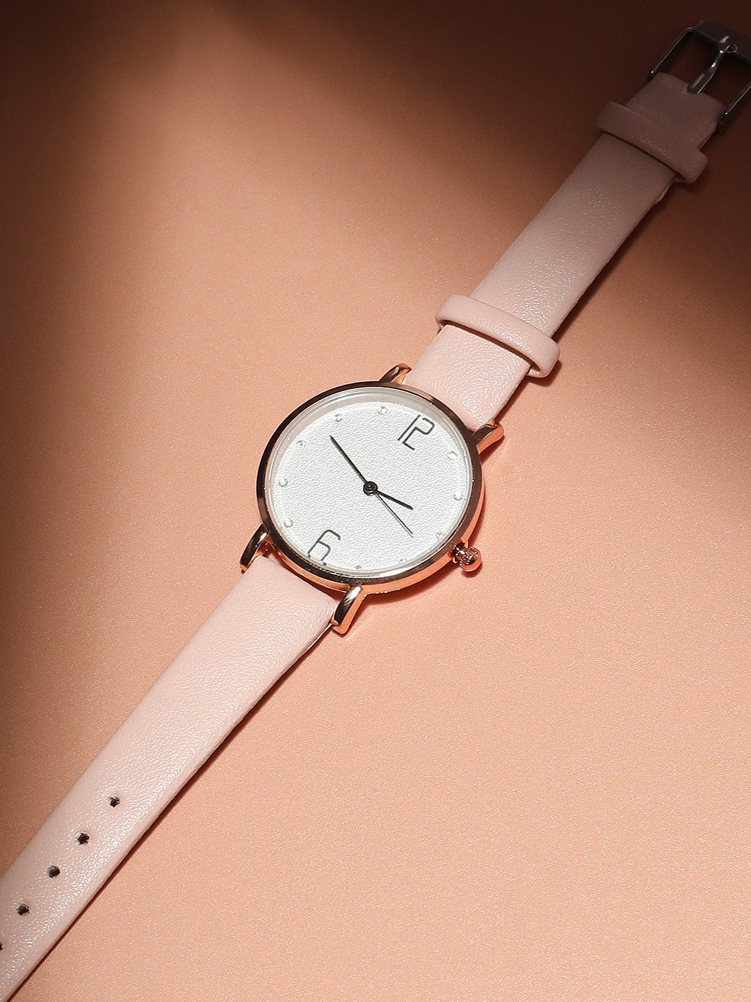 

HAUTE SAUCE by Campus Sutra Women Vegan Leather Strap Analogue Watch AW23_HSWC1066, Pink