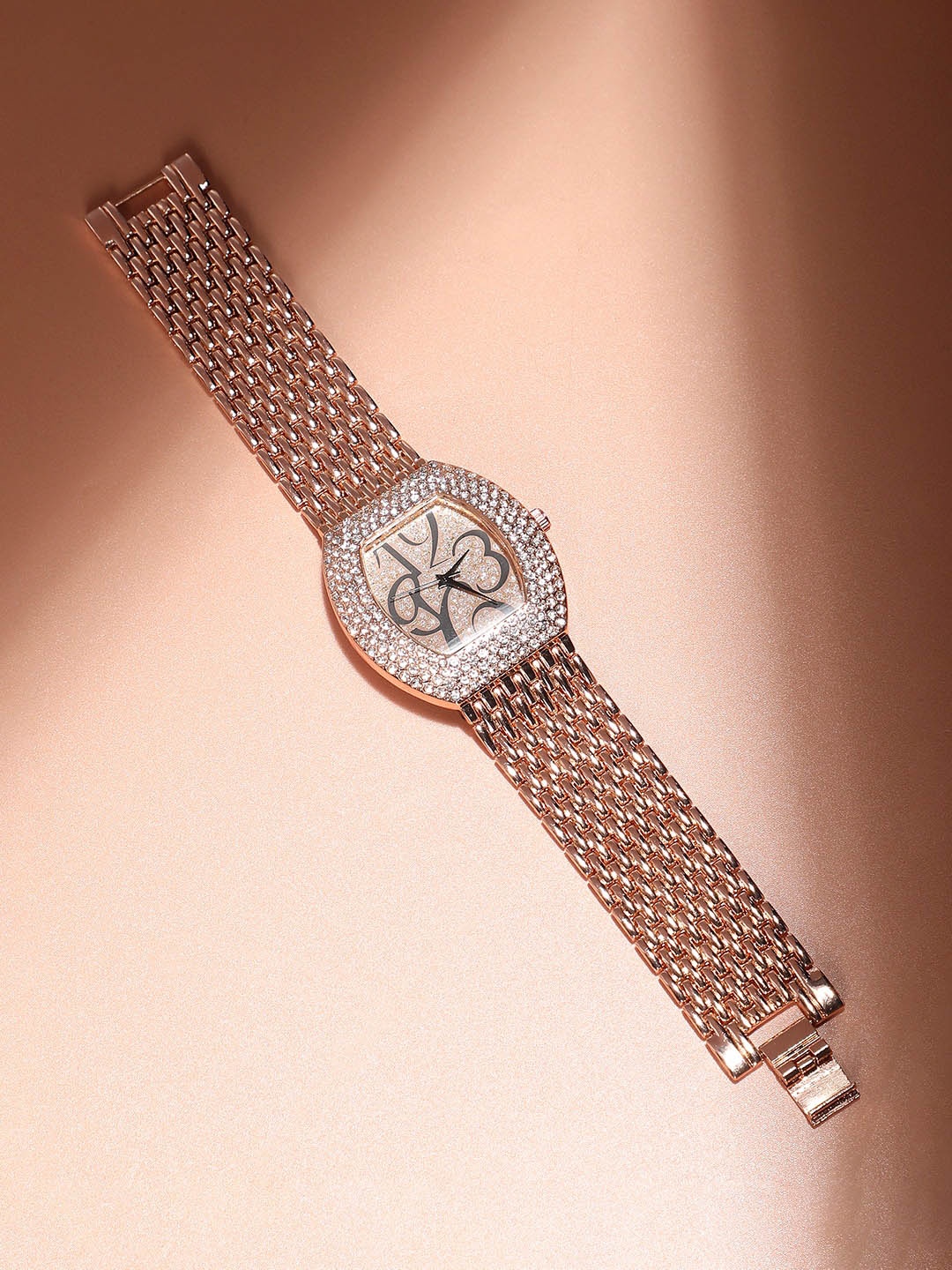 

HAUTE SAUCE by Campus Sutra Women Water Resistance Analogue Watch AW23_HSWC1122, Rose gold