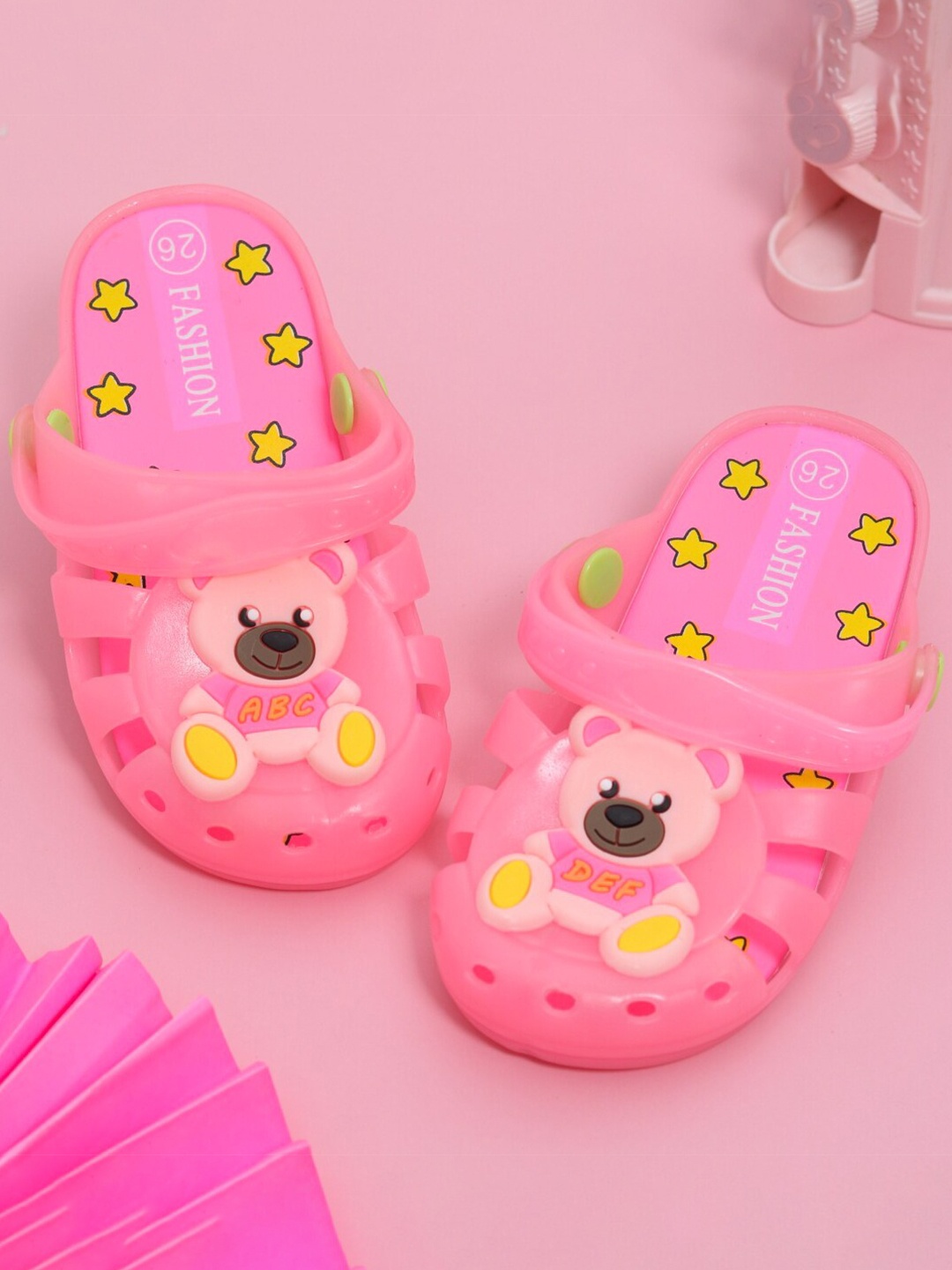 

Yellow Bee Girls Teddy Applique Rubber Clogs With LED, Pink