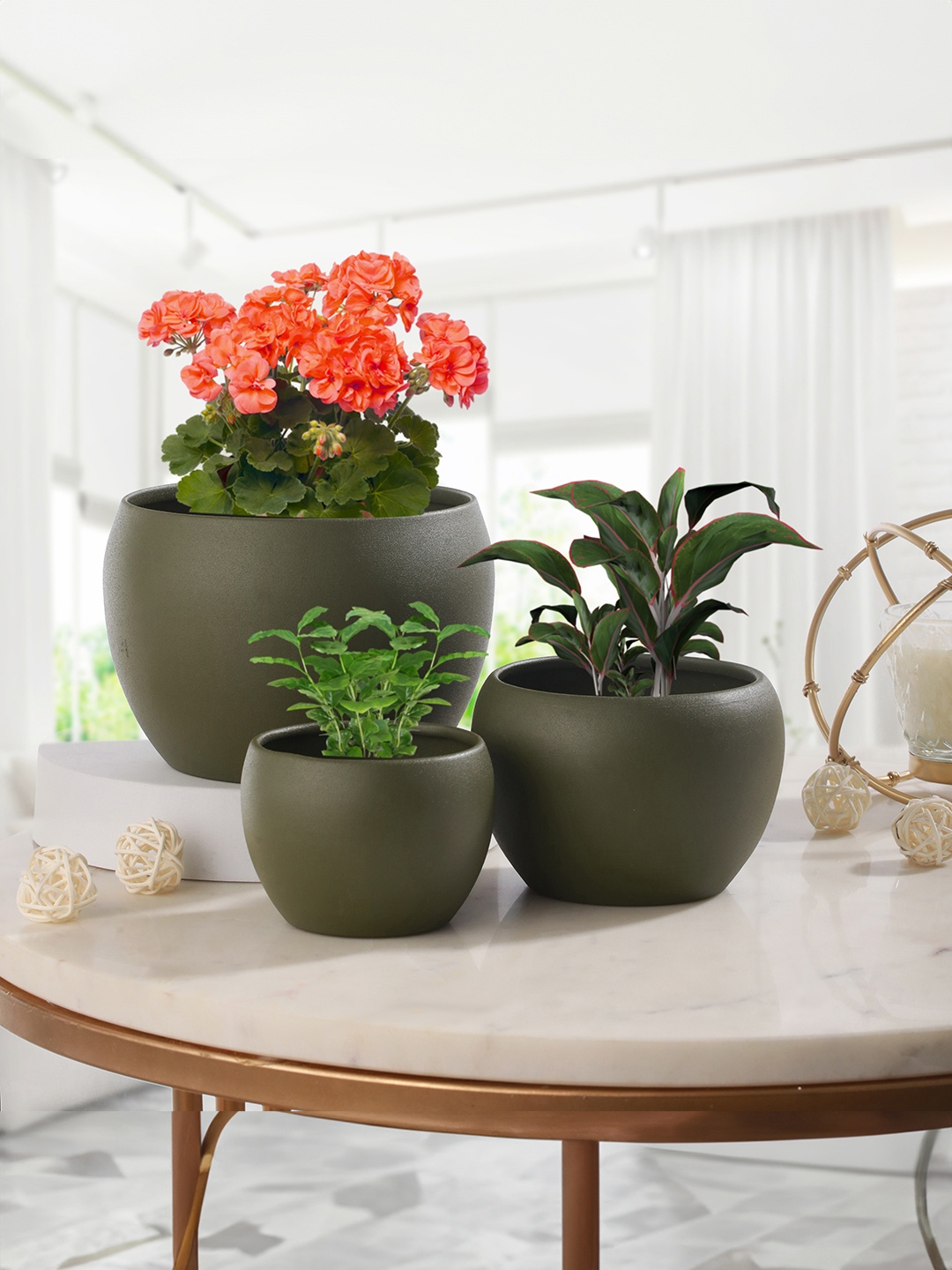 

Homspurts Green 3 Pieces Solid Metal Planters