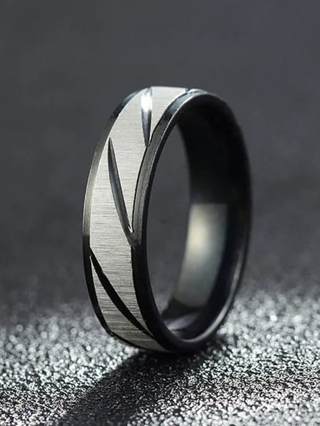 

VIEN Unisex Titanium Steel Wave Design Textured Ring, Black