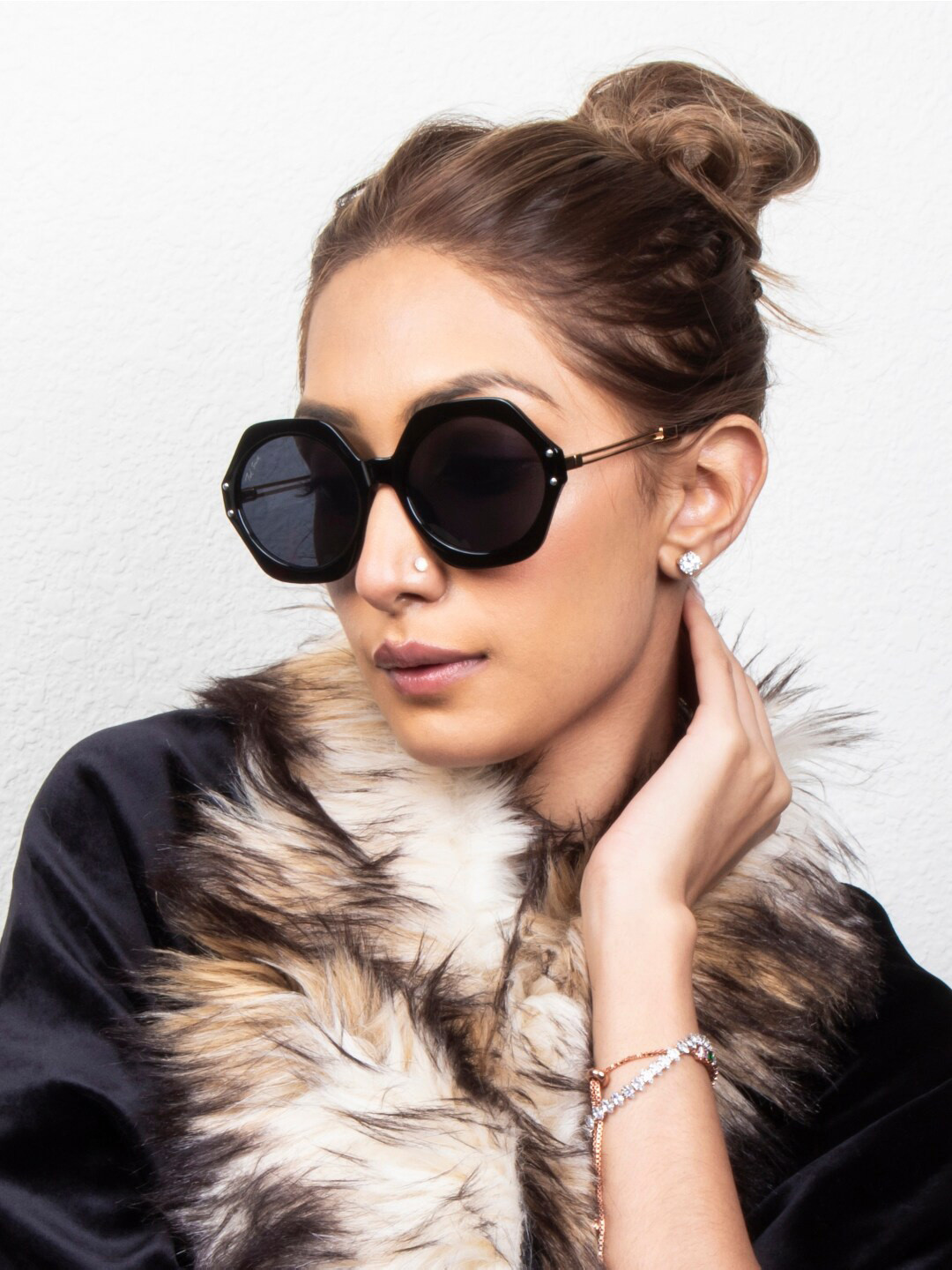 

Ted Smith Women Round Sunglasses With UV Protected Lens TSF-EDGY2_C1, Black
