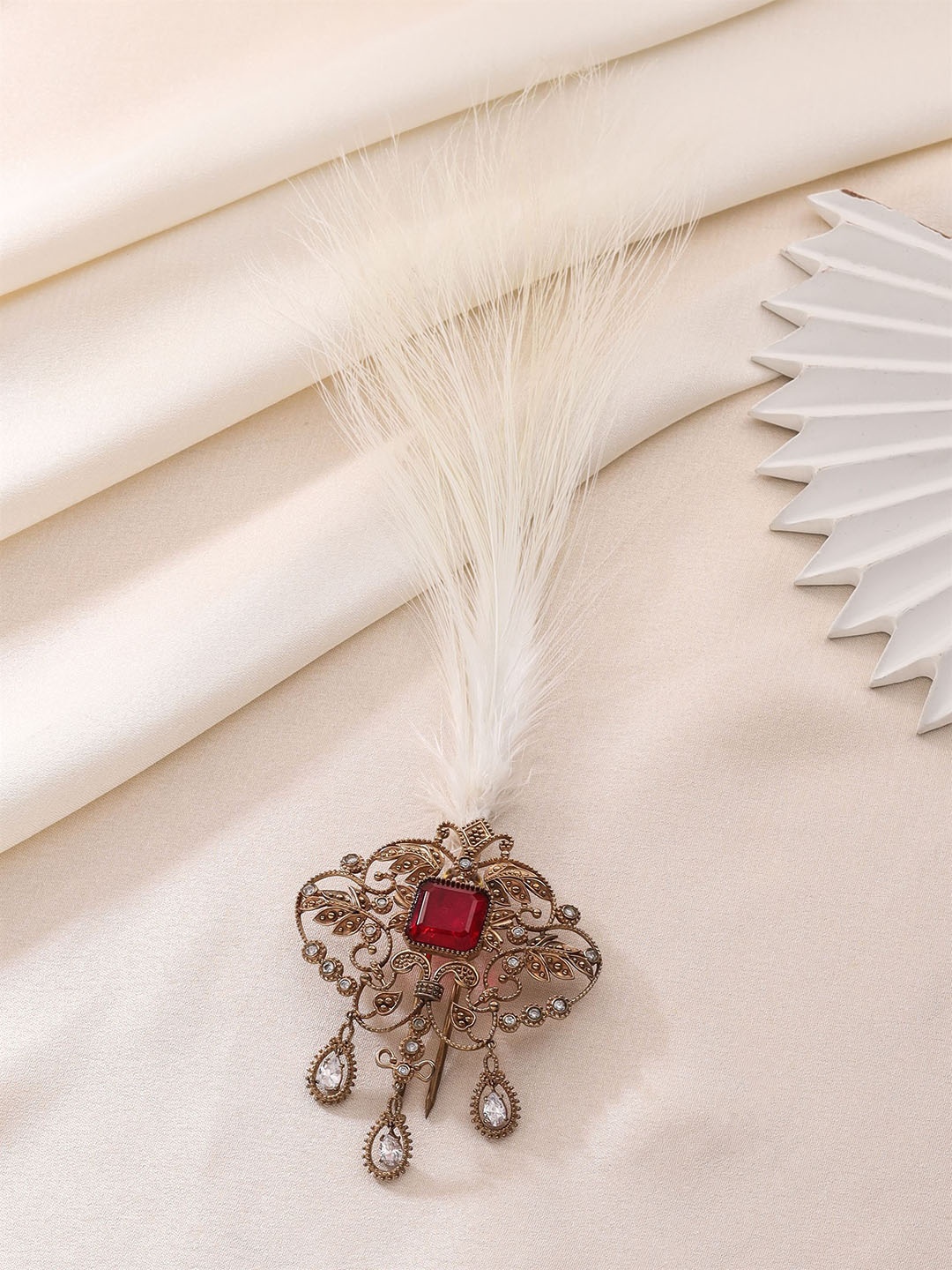 

COSA NOSTRAA Brass-Plated Subtle Power Brooch, Red