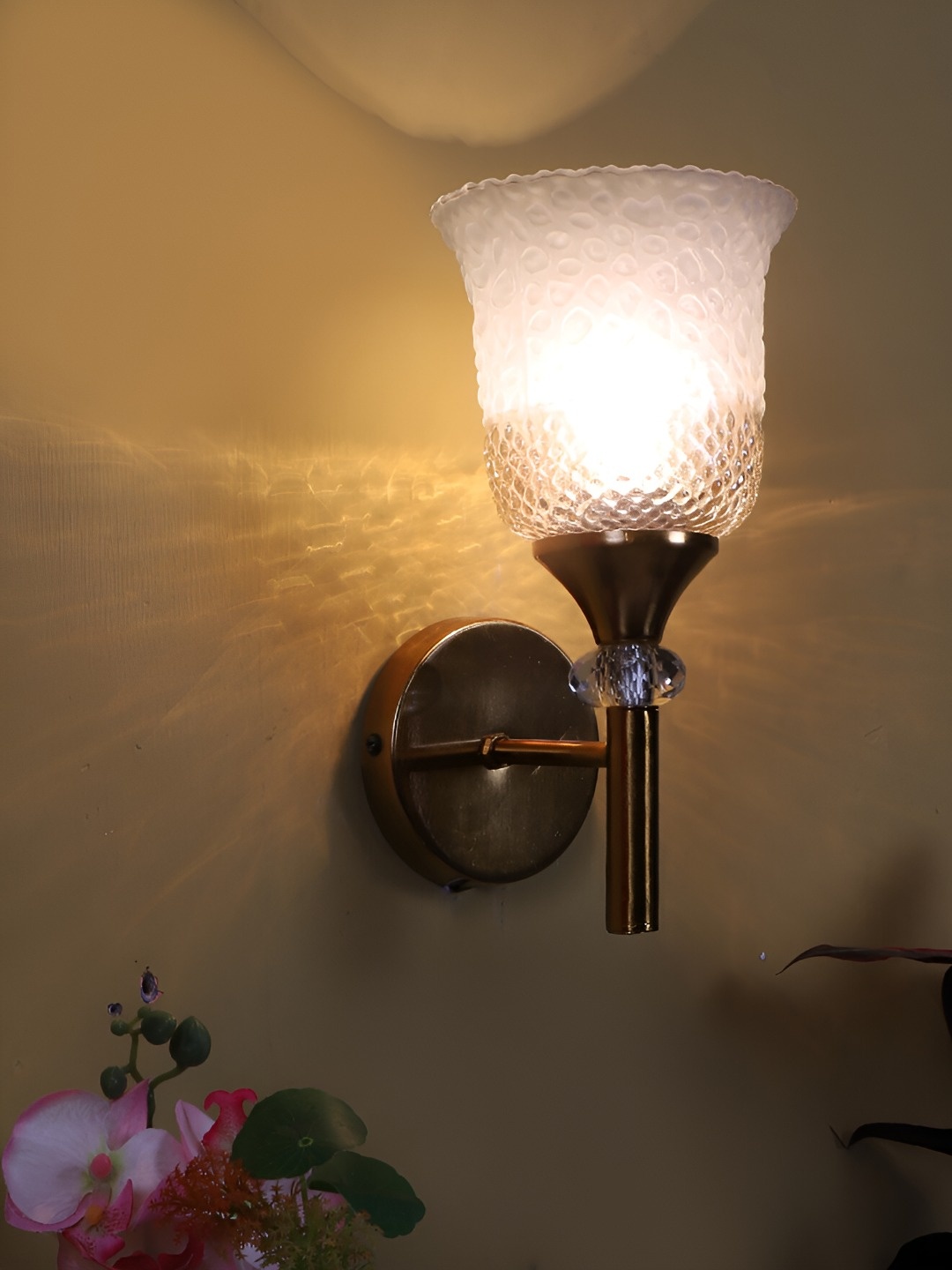 

ELIANTE Gold Toned Textured Iron Contemporary Cylindrical Shaped Wall Lamp
