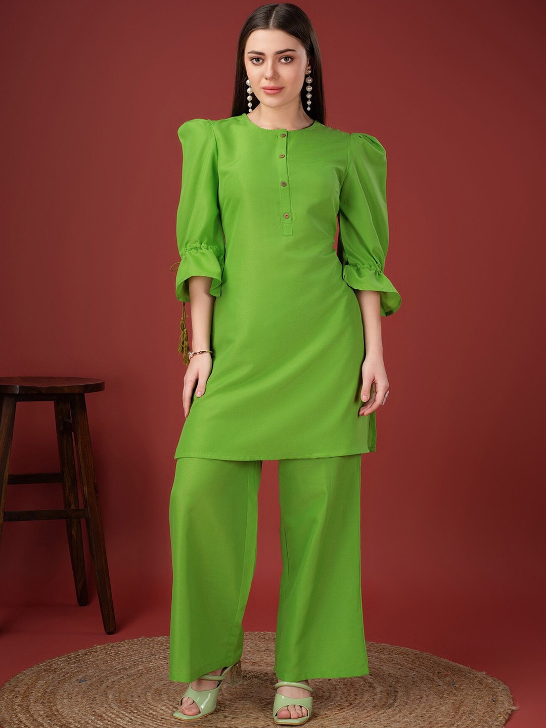 

soan Puff Sleeves Straight Kurta With Palazzos, Green