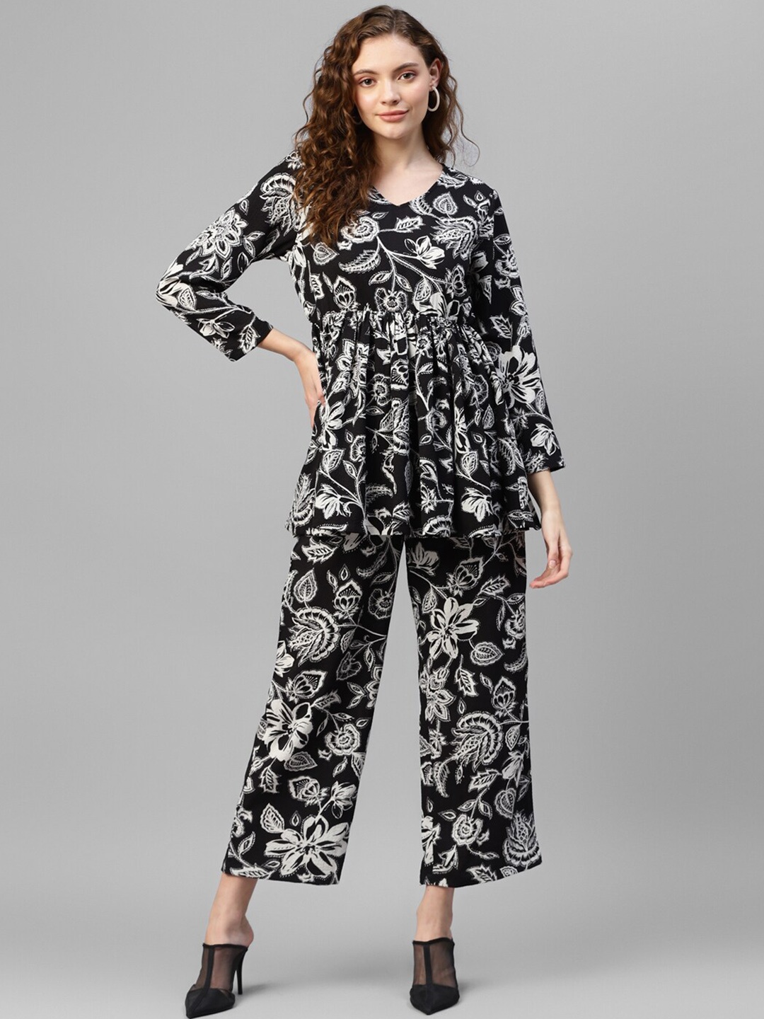 

DEEBACO Printed V-Neck Co-Ords, Black