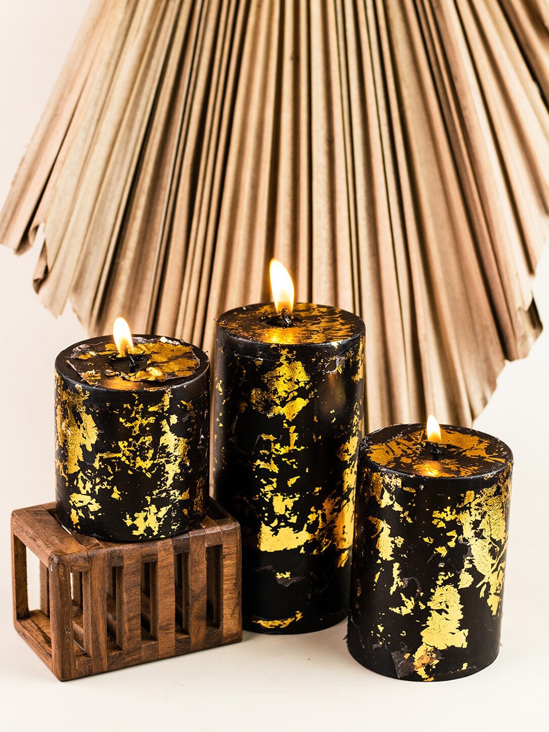 

AuraDecor Black & Gold Dust Textured 3 Pieces Lead-Free Wick Wax Pillar Candles