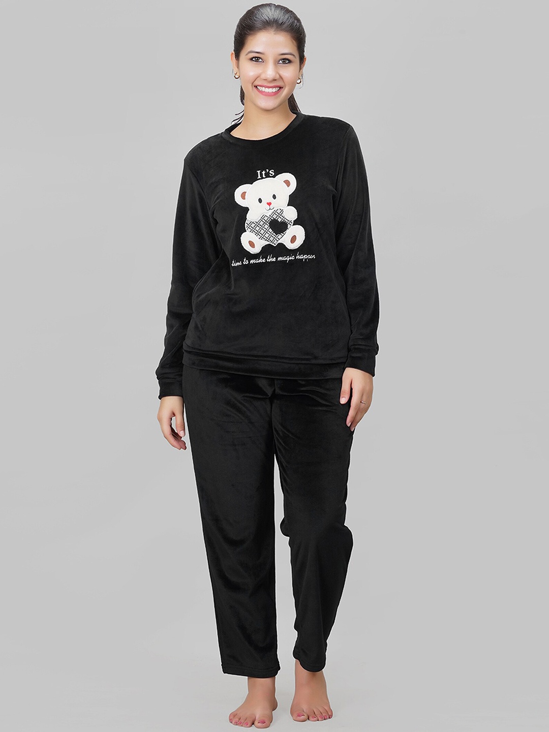 

She N She Graphic Sweatshirts With Trousers, Black