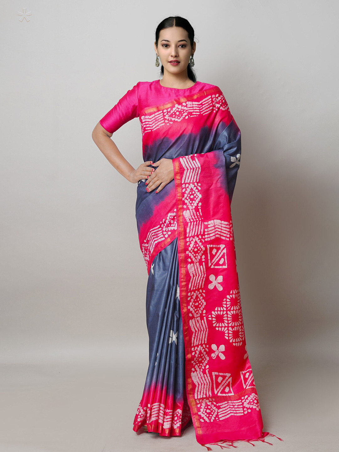 

Unnati Silks Ethnic Motifs Batik Printed Silk Cotton Handloom Chanderi Saree, Grey