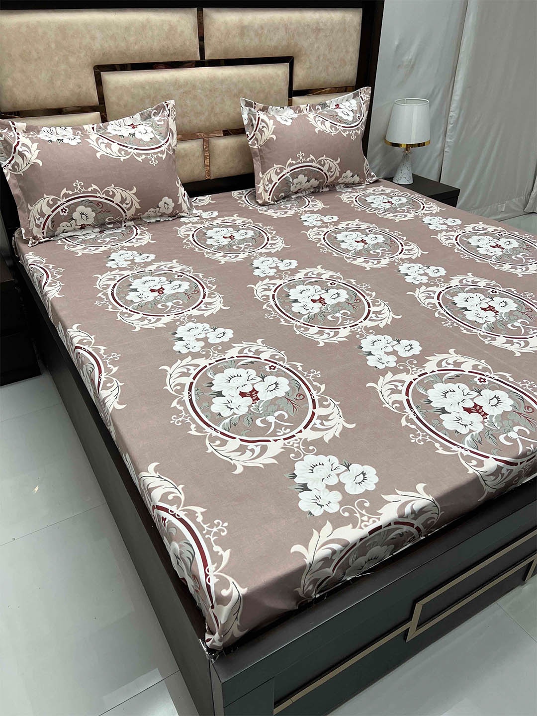 

Pure Decor Amulya Brown & White Floral 300 TC Queen Bedsheet with 2 Pillow Covers, Beige