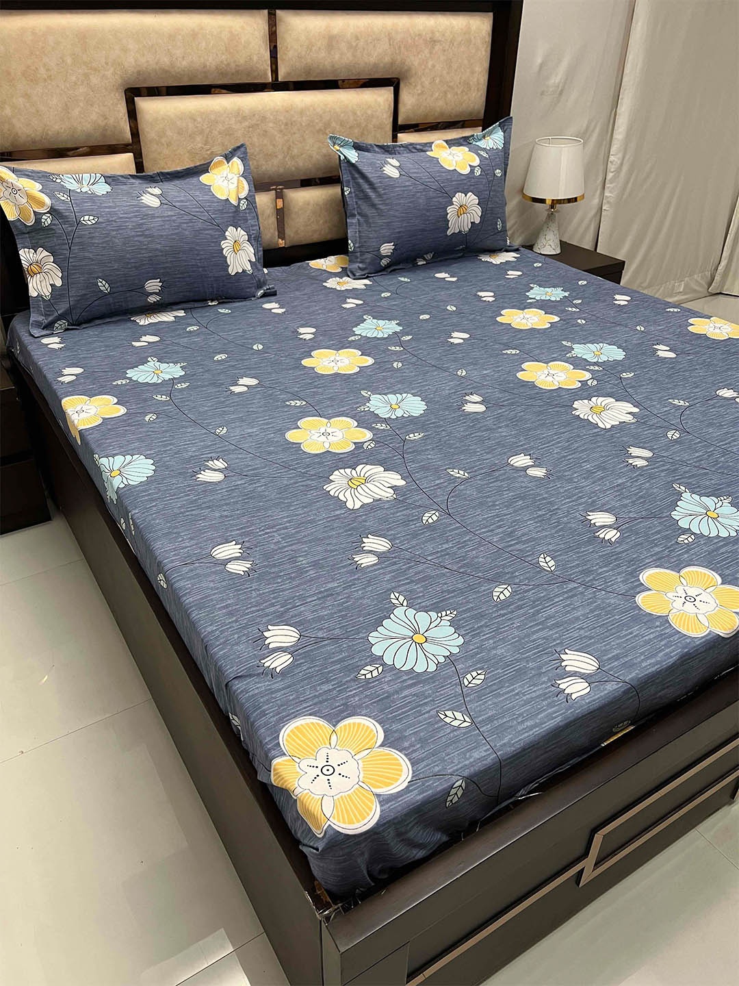 

Pure Decor amulya Blue & White Floral 300 TC Queen Bedsheet with 2 Pillow Covers