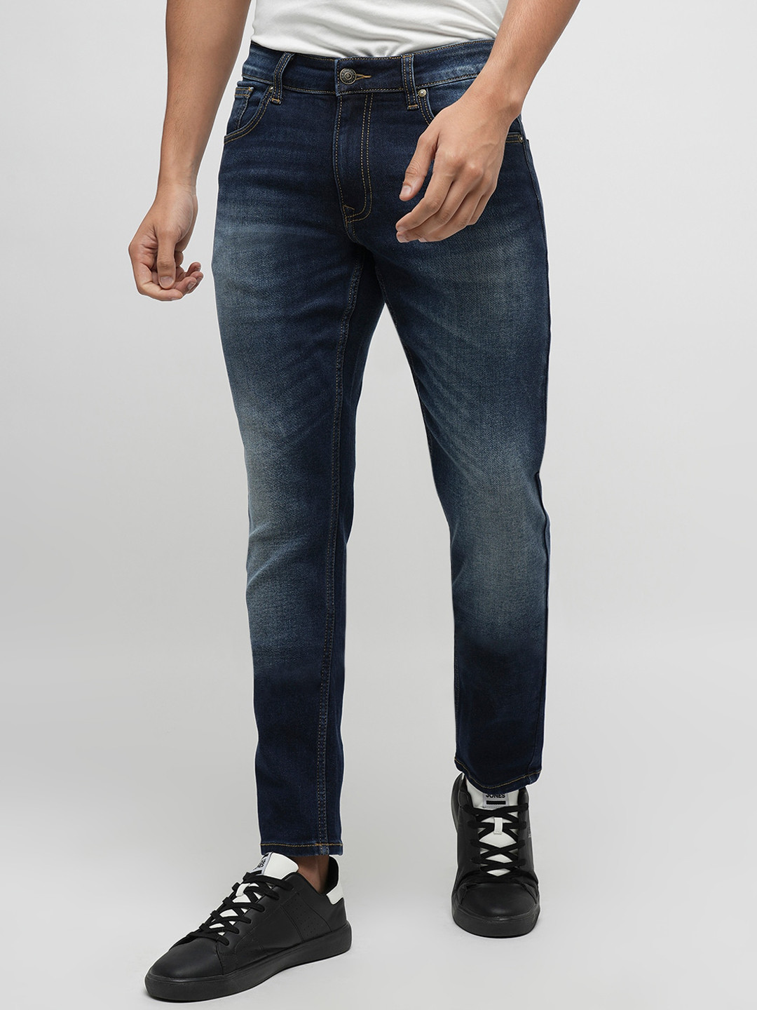 

Jack & Jones Men Slim Fit Light Fade Stretchable Jeans, Blue
