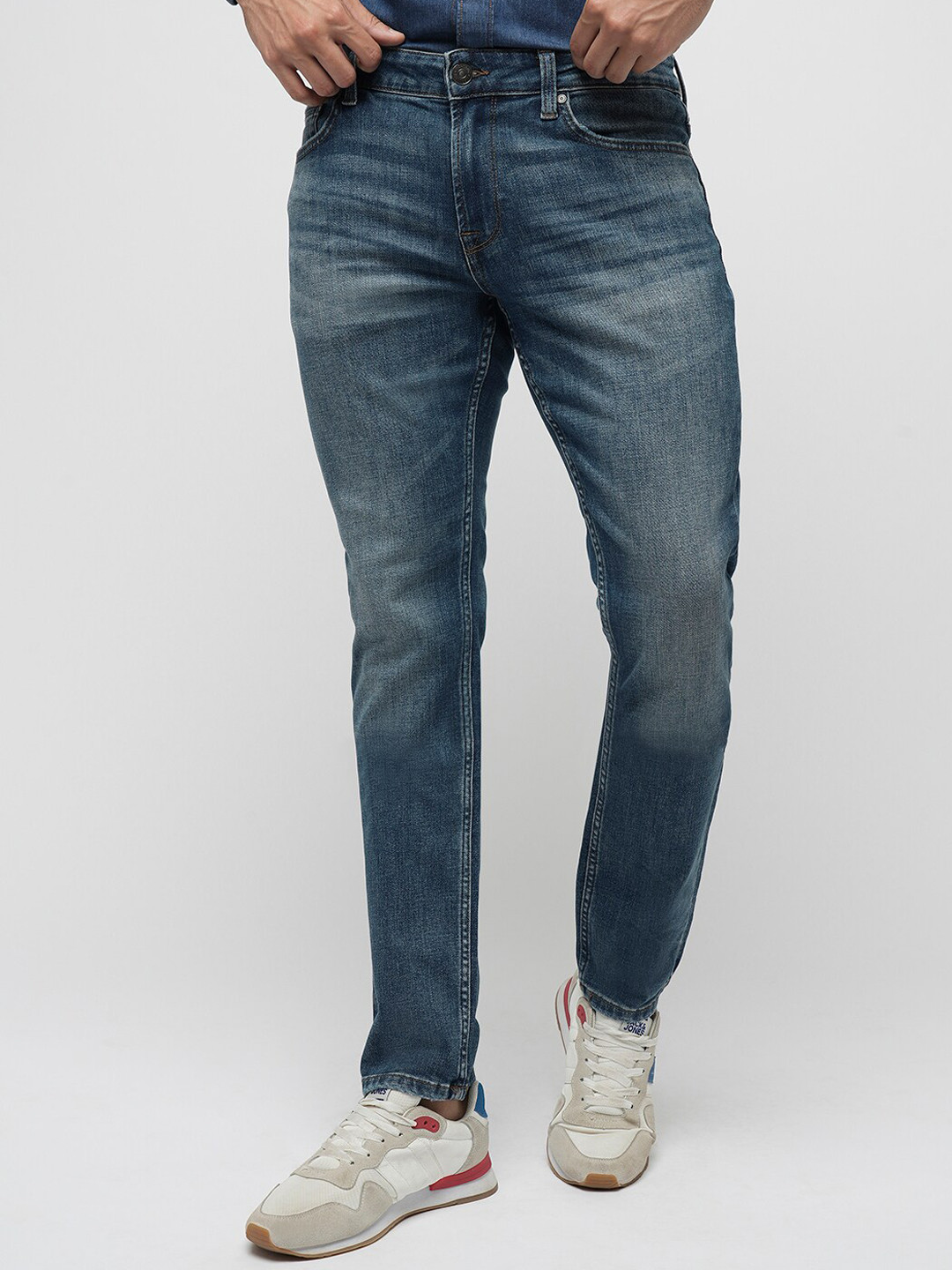 

Jack & Jones Men Slim Fit Light Fade Stretchable Jeans, Blue