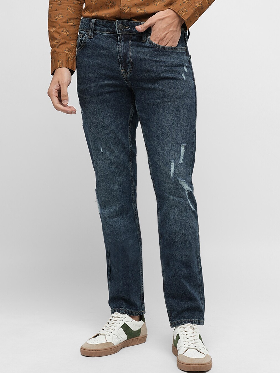 

Jack & Jones Men Slim Fit Mildly Distressed Light Fade Stretchable Jeans, Blue