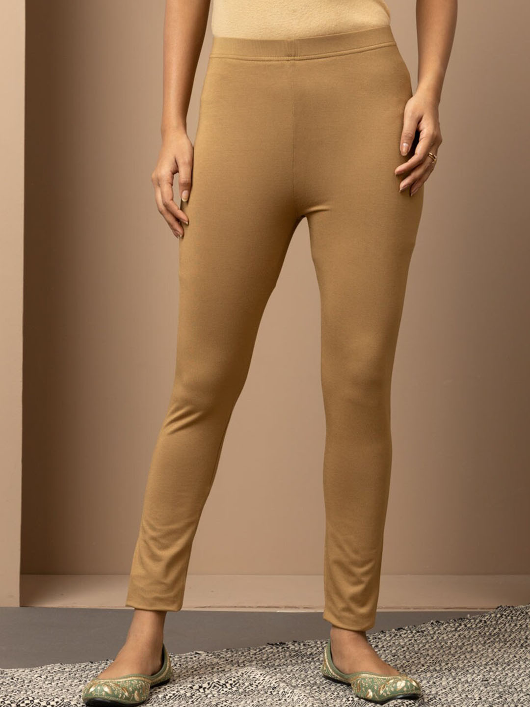 

Lakshita Mid Rise Plain Ankle Length Leggings, Beige