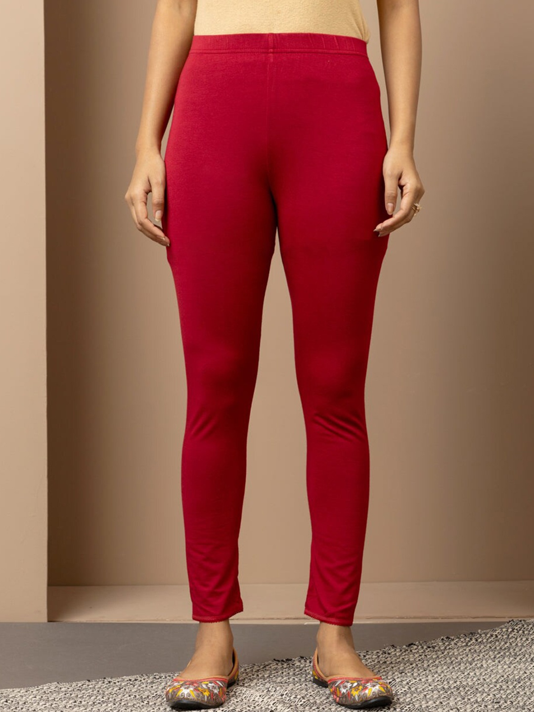 

Lakshita Mid Rise Plain Ankle Length Leggings, Red