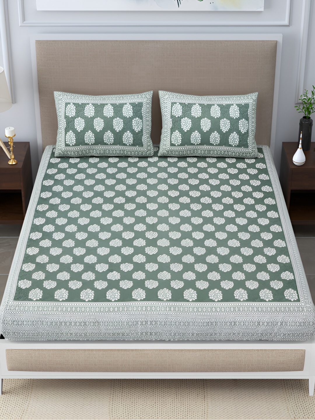 

DIGITRENDZZ Unique Green & White Floral Cotton King Bedsheet With 2 Pillow Covers