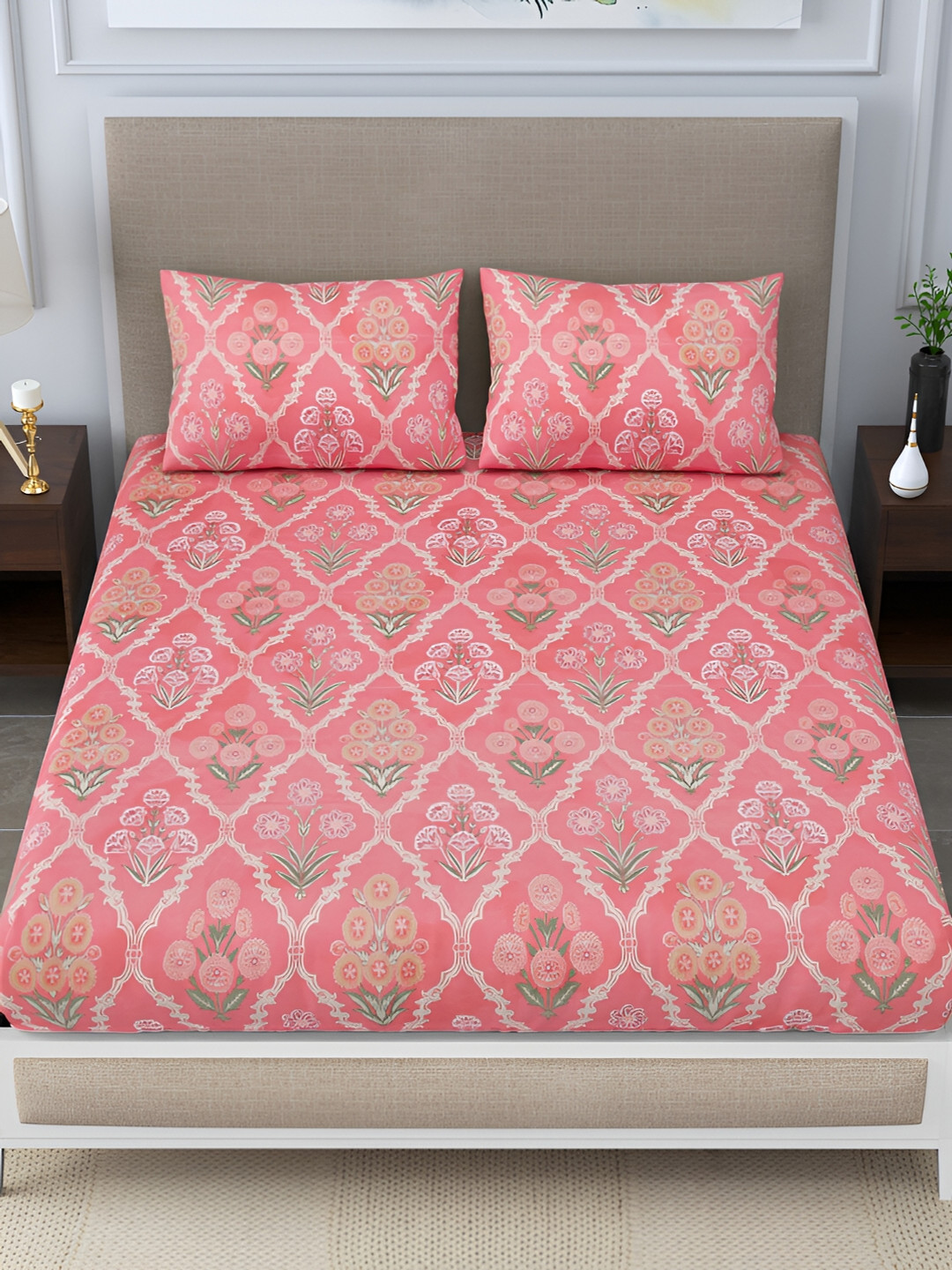 

DIGITRENDZZ Unique Peach Floral Microfiber 240 TC King Bedsheet With 2 Pillow Covers