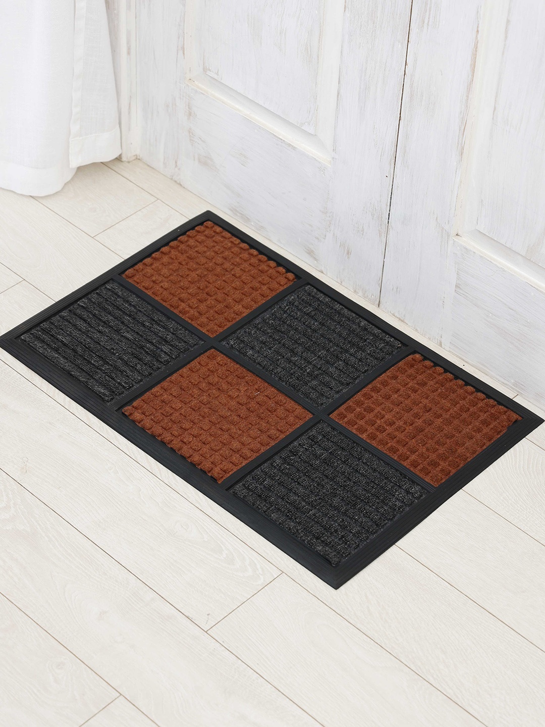 

Ariana Brown & Grey Checked Anti-Skid Doormat