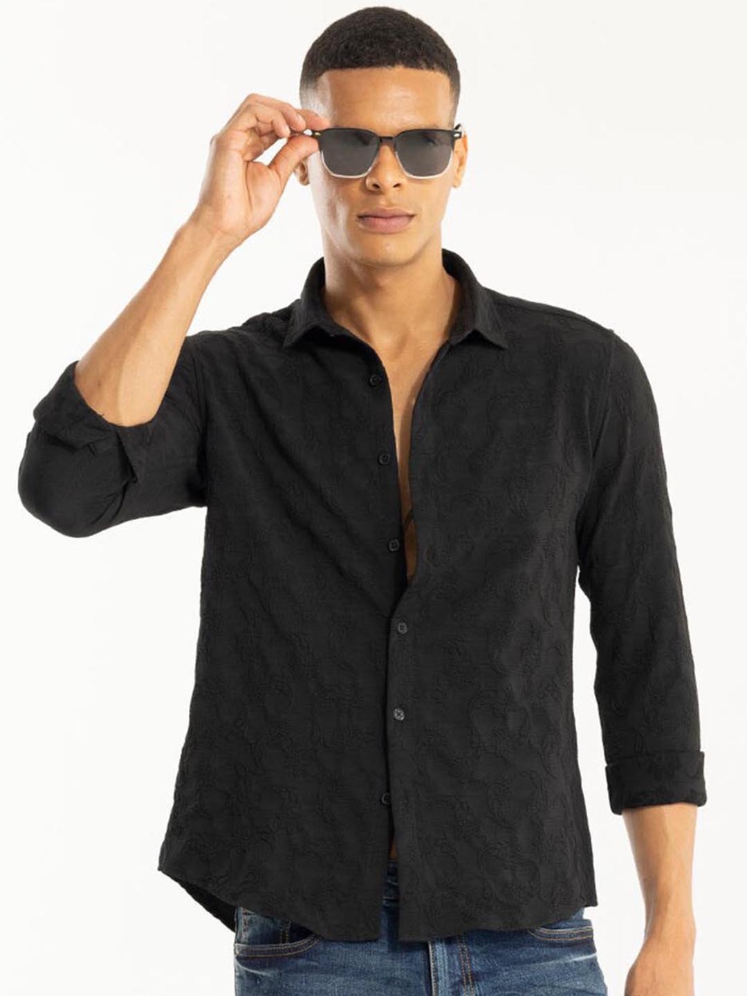 

Snitch Black Classic Slim Fit Self Design Casual Shirt
