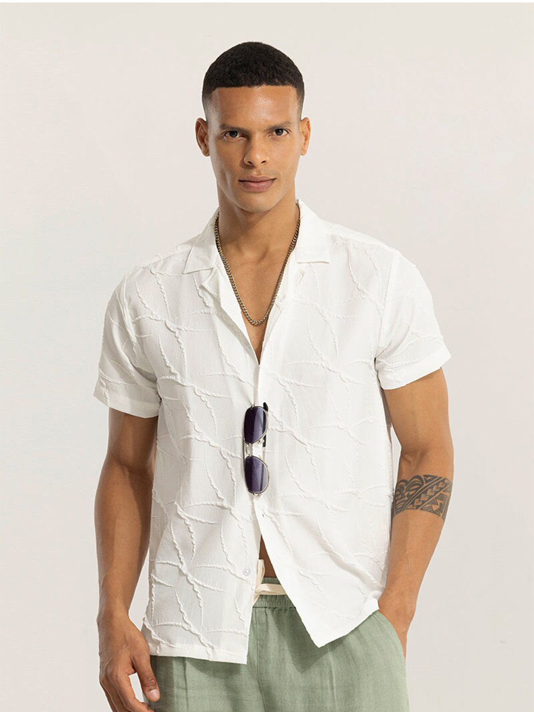 

Snitch White Classic Slim Fit Self Design Cuban Collar Casual Shirt
