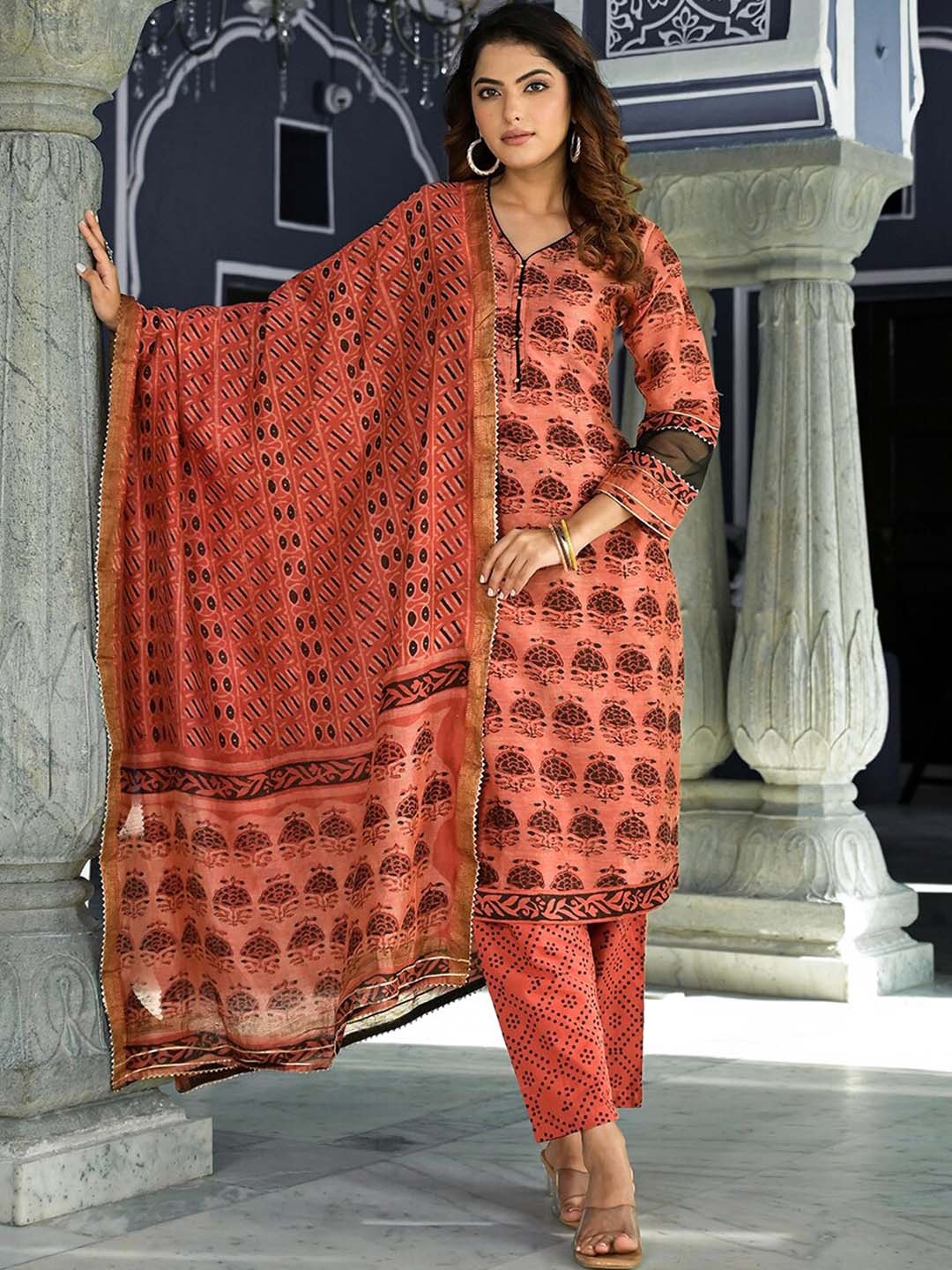 

KALINI Ethnic Motifs Printed V-Neck Maheshwari Silk Straight Kurta With Trousers & Dupatta, Maroon