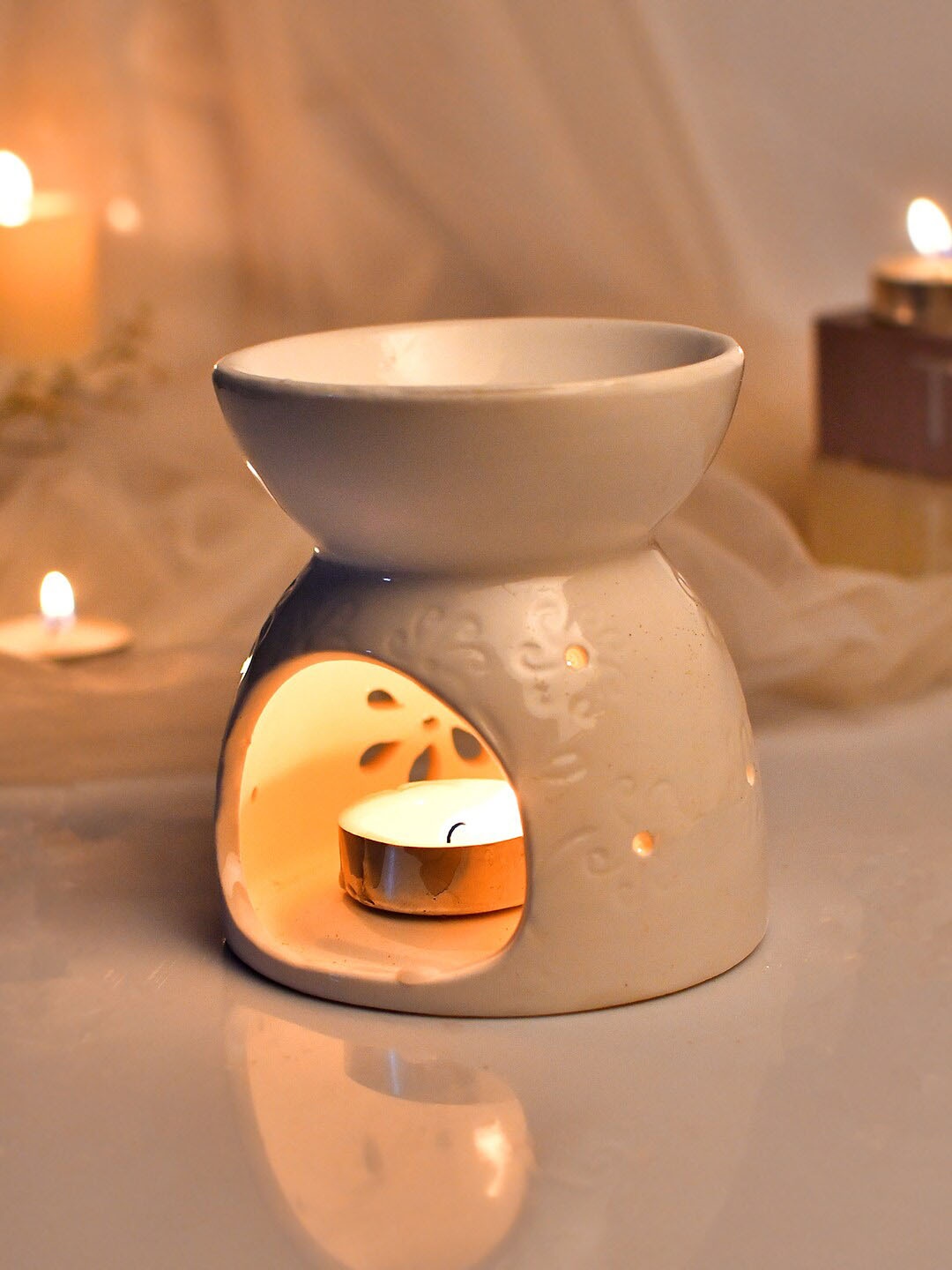 

TAYHAA Blissful White Ceramic Aroma Oil Diffuser