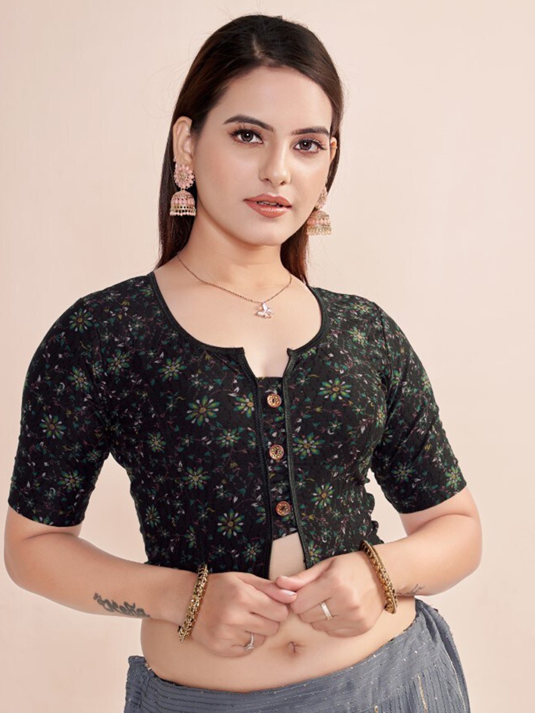 

HIMRISE Floral Printed Saree Blouse, Black