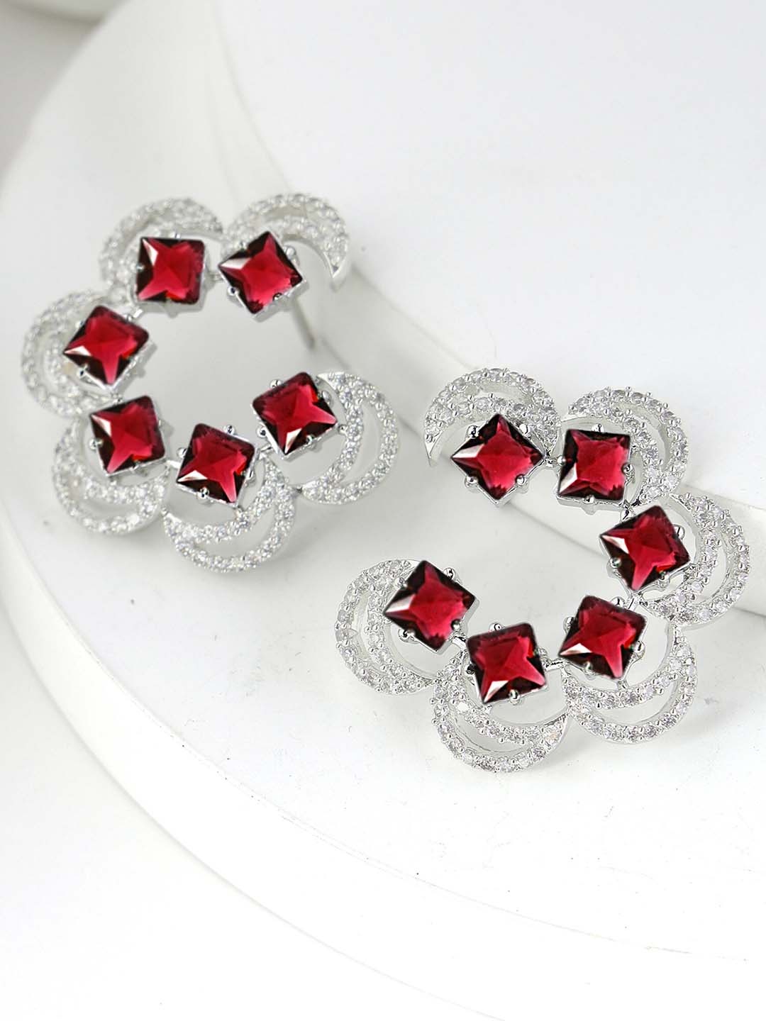 

KARATCART Silver Plated Studs Earrings