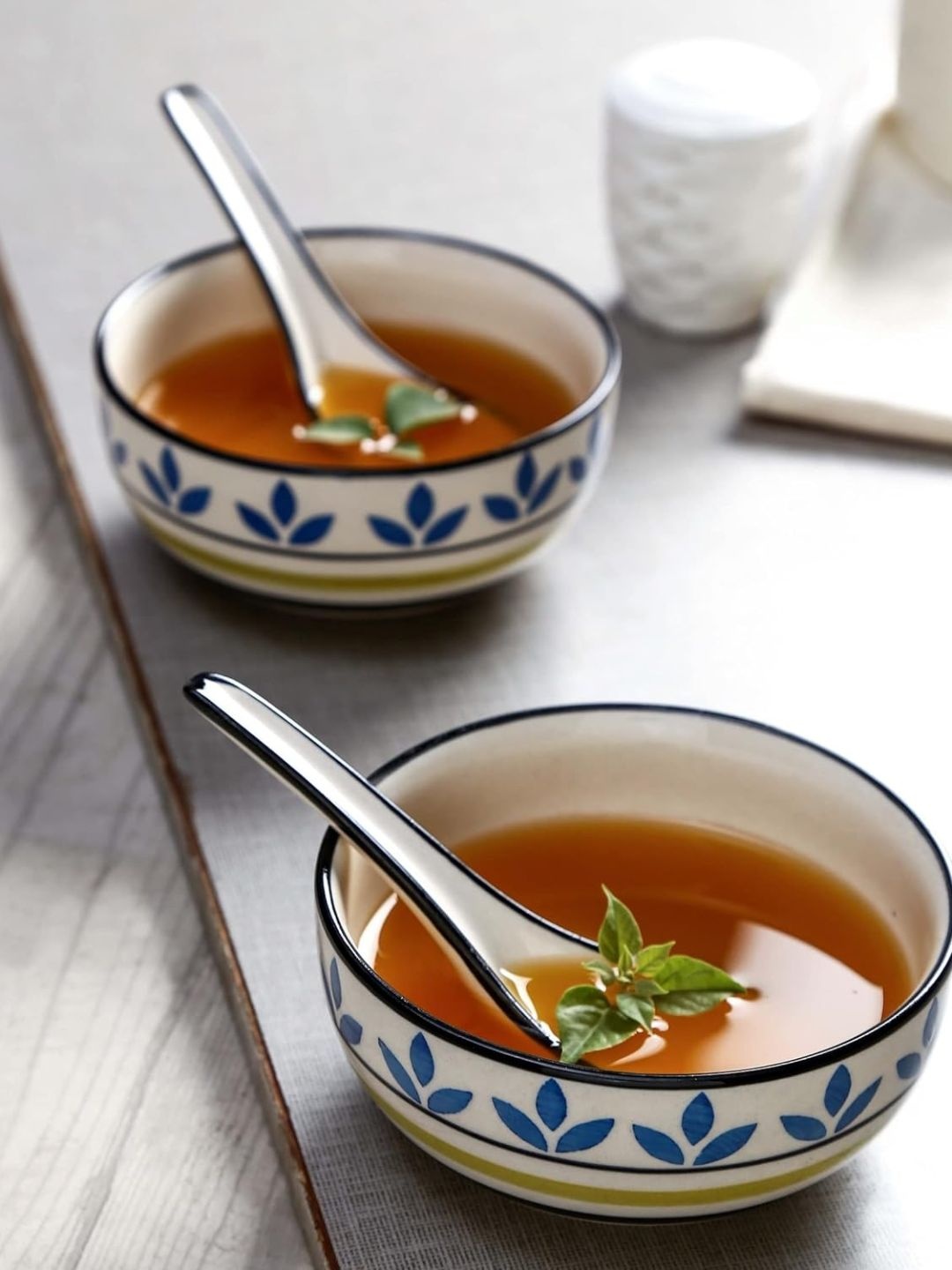 

Kittens Blue & Beige 2Pieces Leaf-Stripe Printed Ceramic Glossy Bowls with Spoons