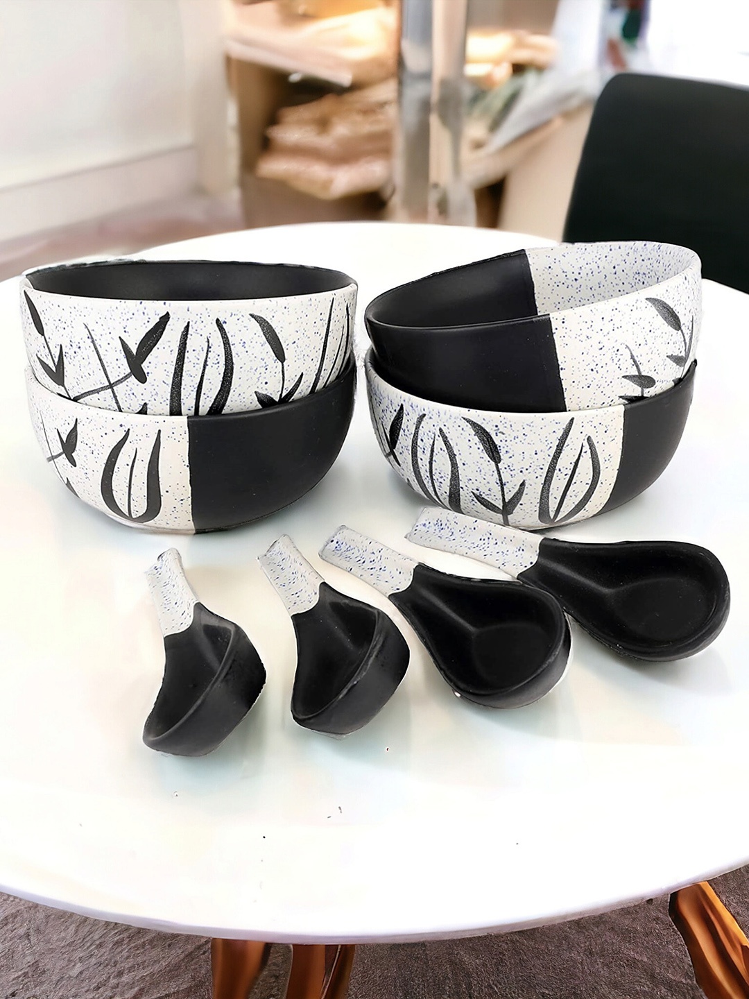 

Kittens 8 Pcs White Textured Ceramic Glossy Soup Bowls & Spoons