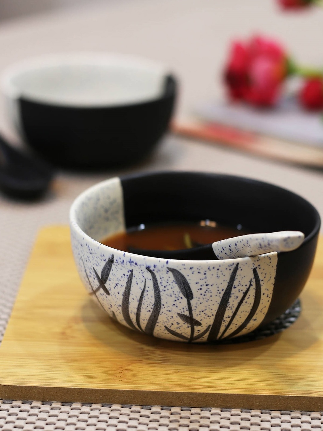 

KITTENS Black & White 2 Pieces Hand Painted Solid Ceramic Glossy Bowls 300 ml Each