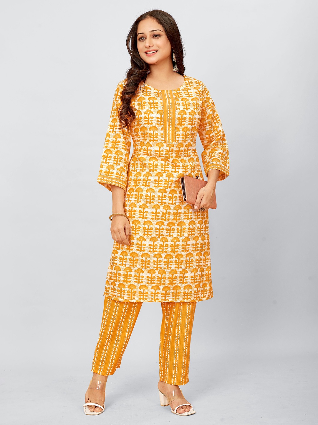

SUNDARNAARI Ethnic Motifs Printed Gotta Patti Kurta, Orange